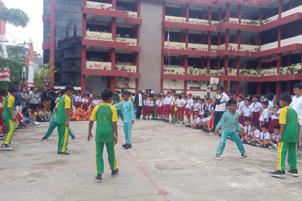Dukung Hari Kemerdekaan, Dua Kelompok MIN 1 Tana Toraja Ikut Permainan Rakyat